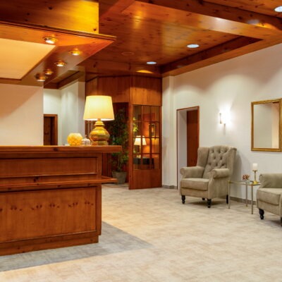 RA-P_Foyer_030925_ASC_25_2000